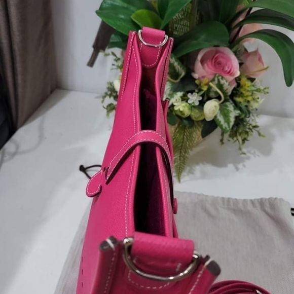 A111- 💯 % authentic Hermès Evelyne PM lll Rose Tyrien Epsom leather - Picture 7 of 16